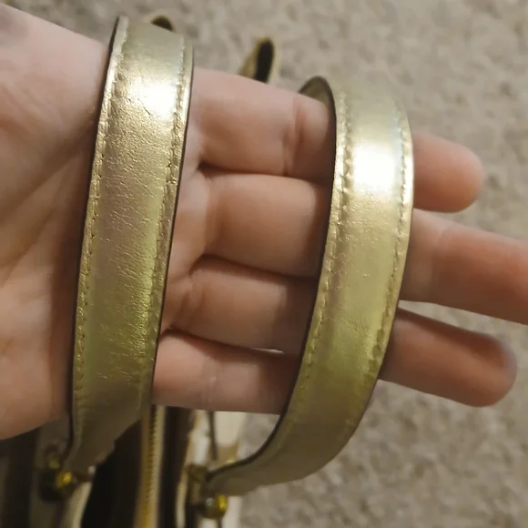 ✨ Coach Chelsea Jayden Signature Carryall | Cream & Gold | Like New ✨ - Picture 6 of 13